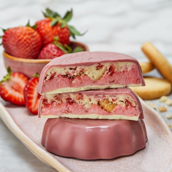 Dolly Parton's SongTeller Hotel Strawberry Shortcake Premium Goo Goo